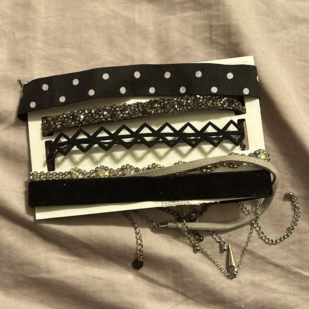 Jewelry lot 1- chokers